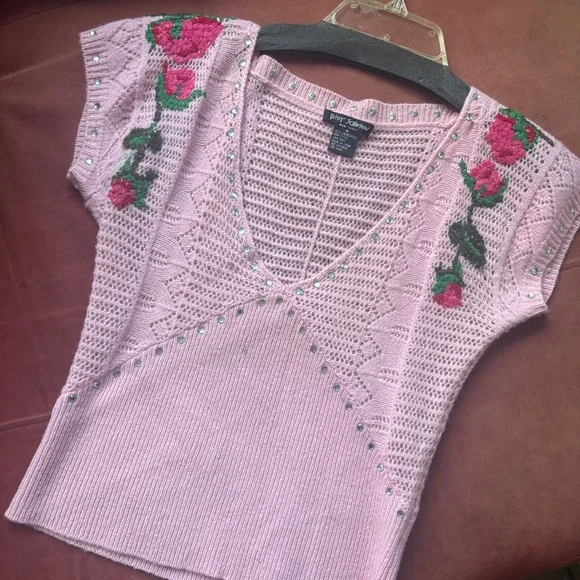 BETSEY JOHNSON FINE KNIT SWEATER - Picture 1 of 3